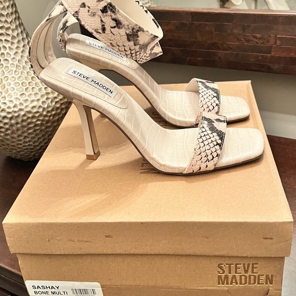 Steve Madden Sashay Size 8 Bone Multi - Picture 3 of 5